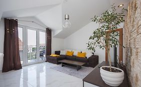Deluxe Apartment Toni